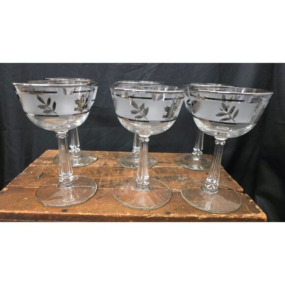Set of 7 Vintage Libbey 5" Champagne Glasses Silver Foliage Design MCM - Picture 4 of 8